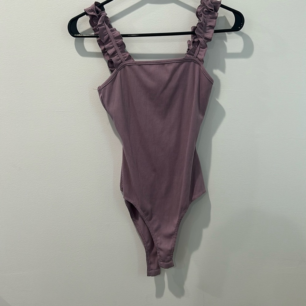 Le Lis ruffle ribbed bodysuit